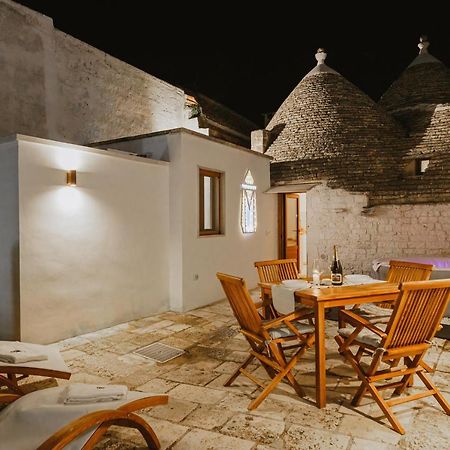 אלברובלו Milestones Modern Suite Trullo Jacuzzi Spa & Relax מראה חיצוני תמונה