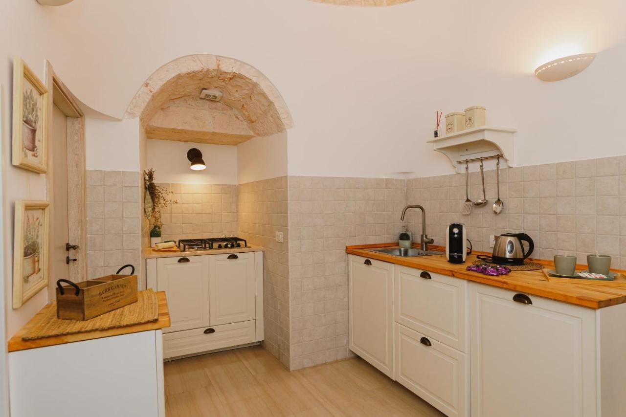 אלברובלו Milestones Modern Suite Trullo Jacuzzi Spa & Relax מראה חיצוני תמונה