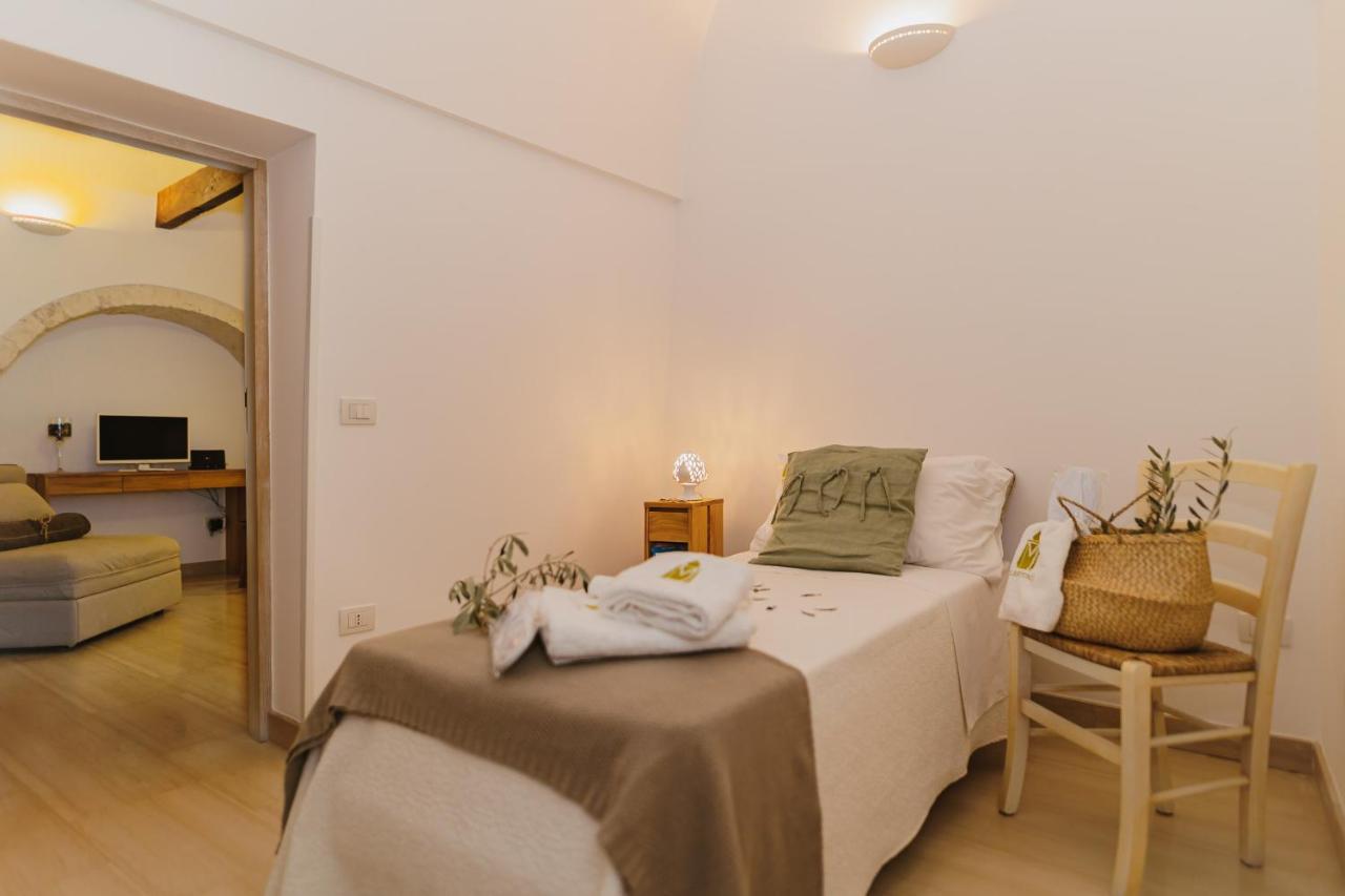 אלברובלו Milestones Modern Suite Trullo Jacuzzi Spa & Relax מראה חיצוני תמונה