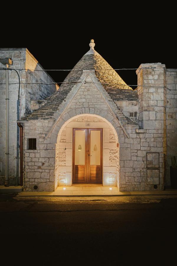 אלברובלו Milestones Modern Suite Trullo Jacuzzi Spa & Relax מראה חיצוני תמונה