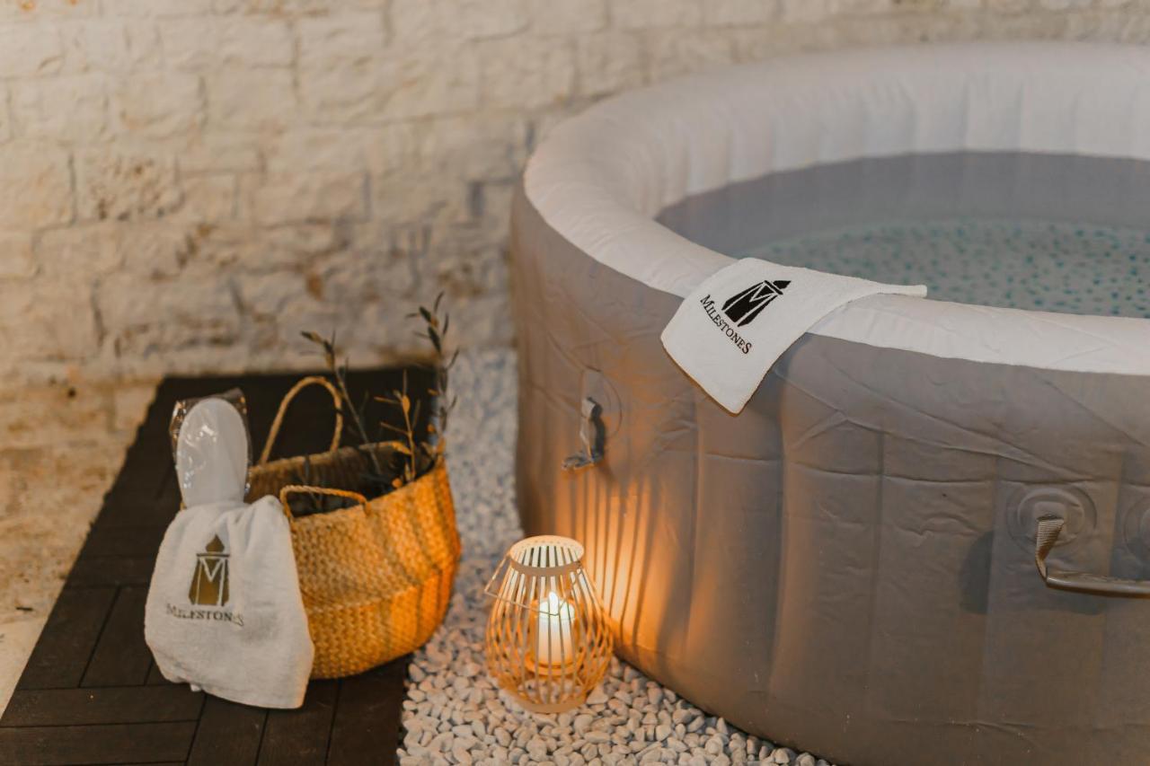 אלברובלו Milestones Modern Suite Trullo Jacuzzi Spa & Relax מראה חיצוני תמונה